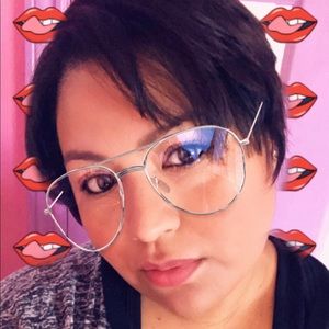 Meet your Posher, Lorena